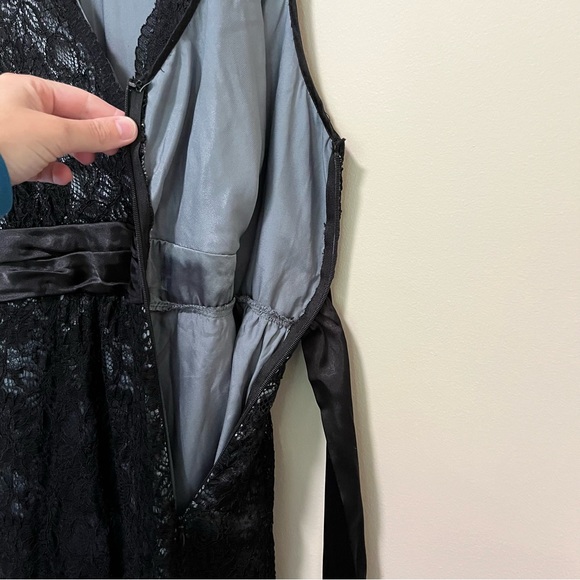 A Pea in the Pod Faux Wrap Black Lace Dress - Picture 6 of 14